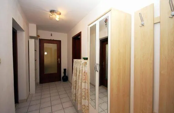 Apartment Gemuetliches Appartement Mit Terrasse In Strandnaehe Pjescana Uvala