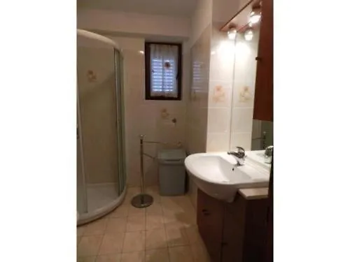 Apartment Gemuetliches Appartement Mit Terrasse In Strandnaehe Pjescana Uvala Croatia