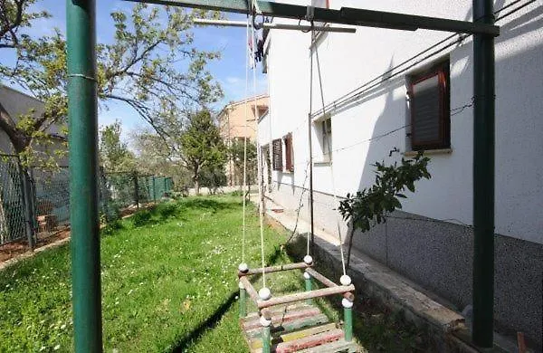 Gemuetliches Appartement Mit Terrasse In Strandnaehe Pjescana Uvala