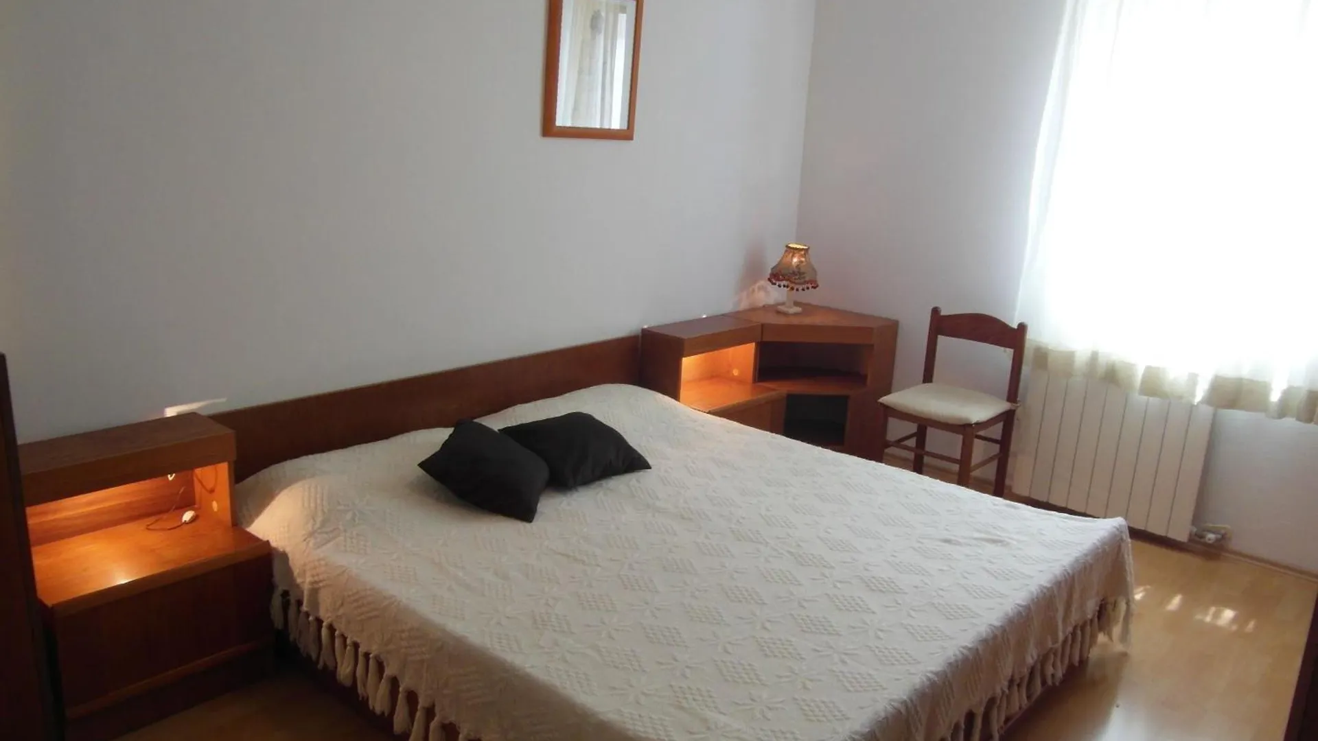 Apartment Gemuetliches Appartement Mit Terrasse In Strandnaehe Pjescana Uvala