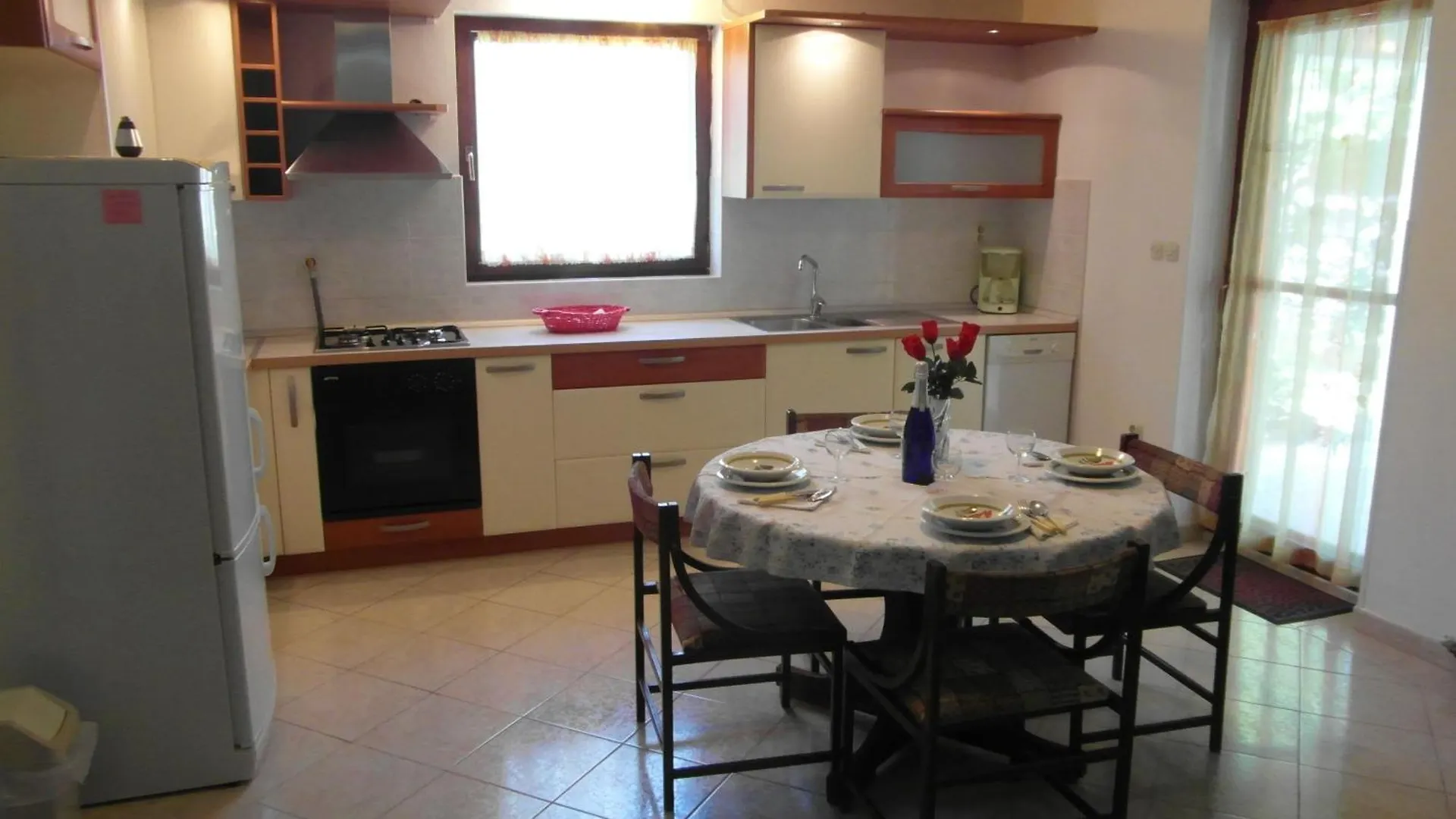 Gemuetliches Appartement Mit Terrasse In Strandnaehe Pjescana Uvala